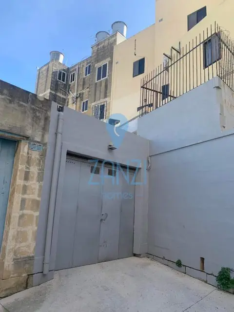 Garage/Parking Space for sale in Fgura