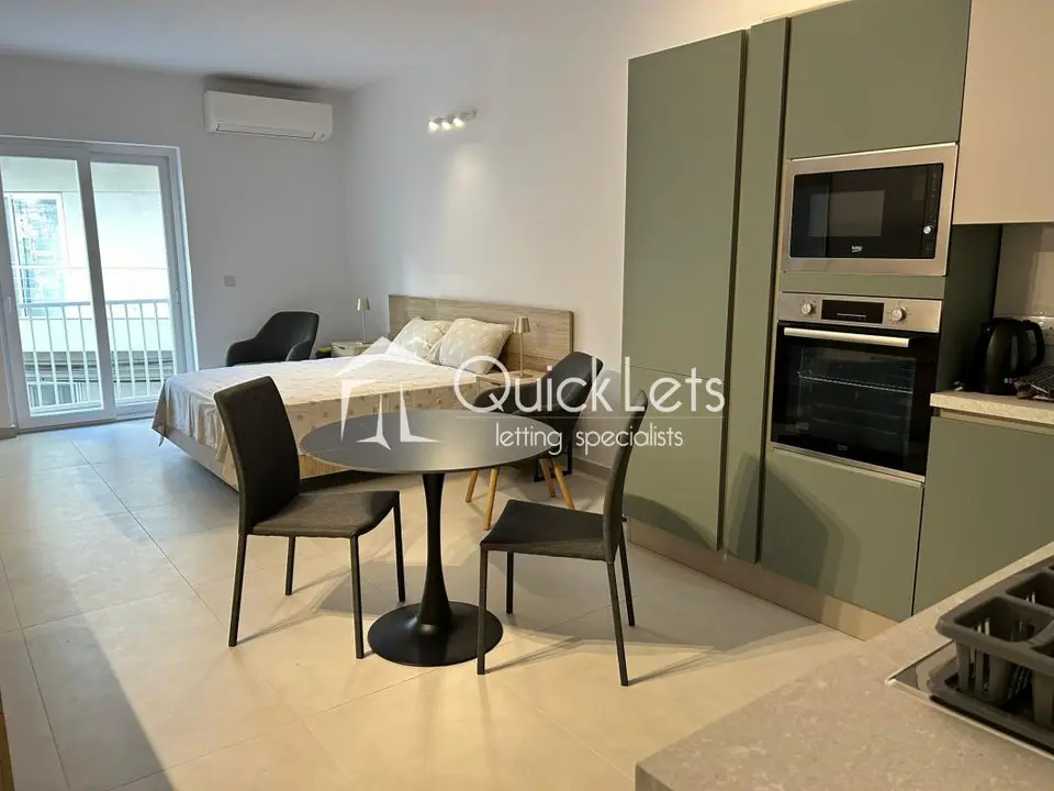 Studio Apartment to rent in Sliema