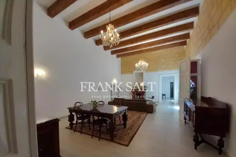 3 Bedroom Apartment For Sale in Valletta