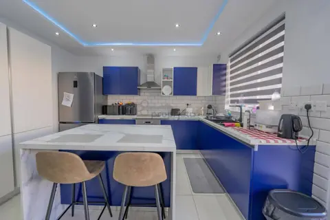 3 Bedroom Apartment For Sale in Xghajra