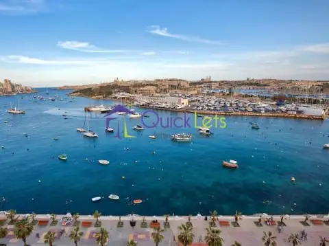 2 bedroom Penthouse to rent in Gzira