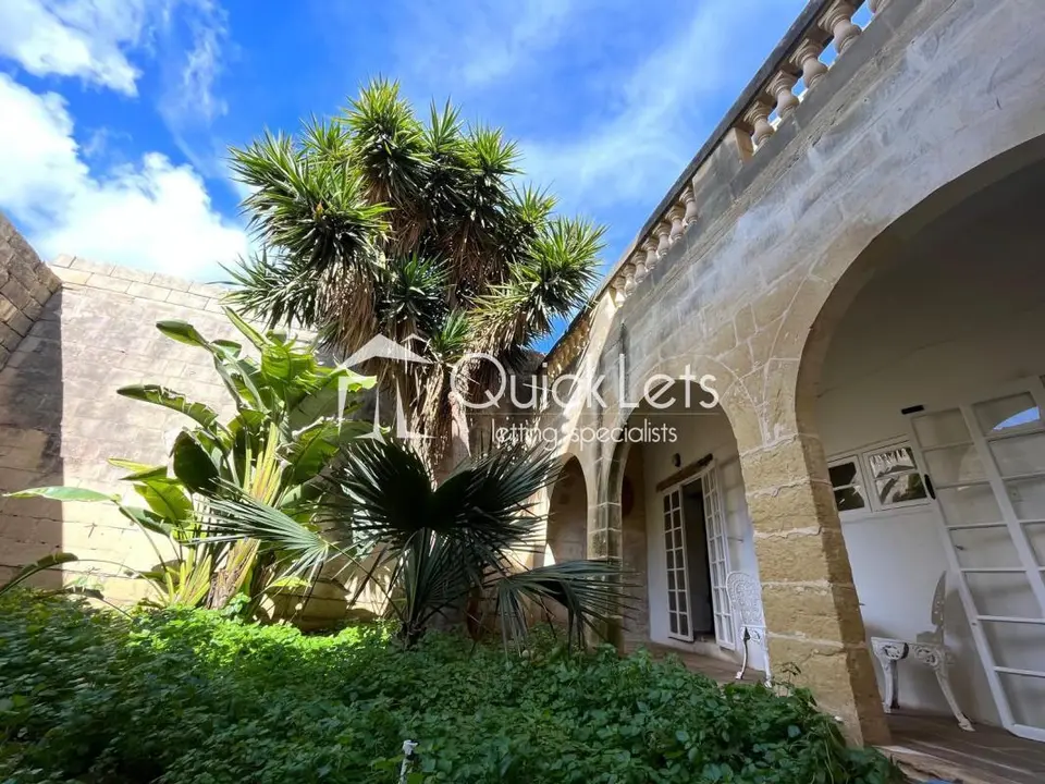 2 bedroom House of Character to rent in Zebbug