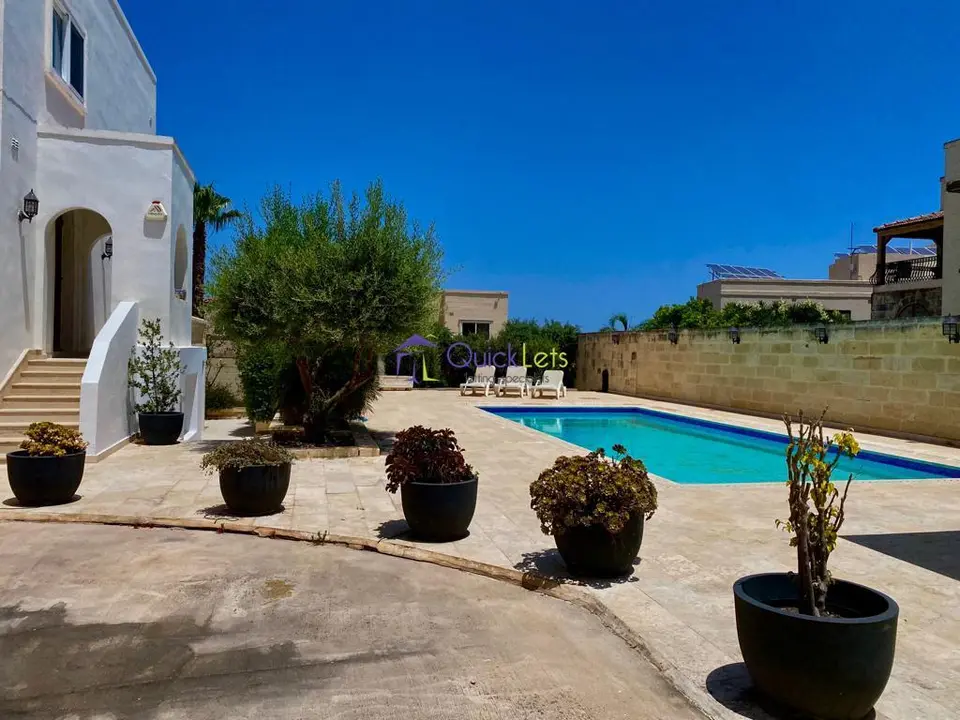 4 bedroom Semi Detached Villa  to rent in Madliena