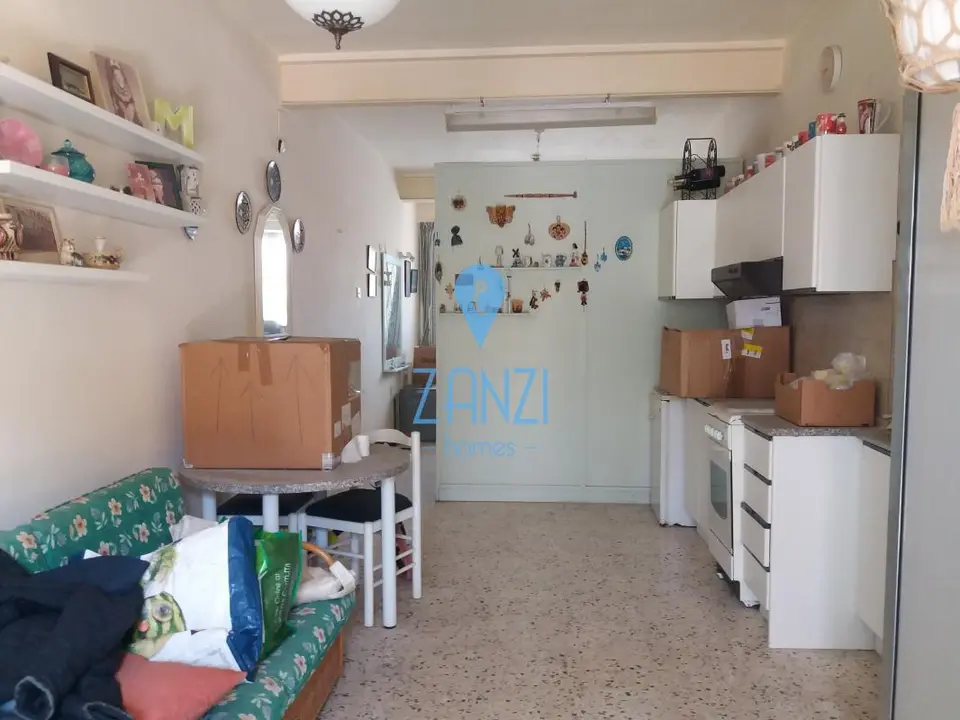 Retail / Shops / Clinic for sale in Qawra