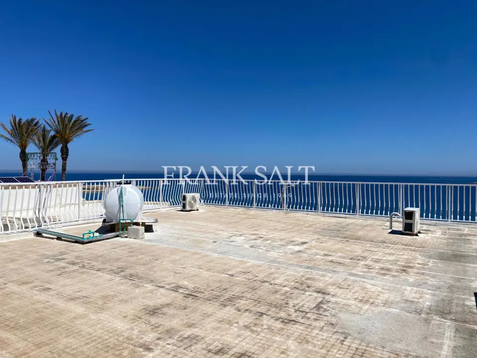 Qawra, Elevated Maisonette
