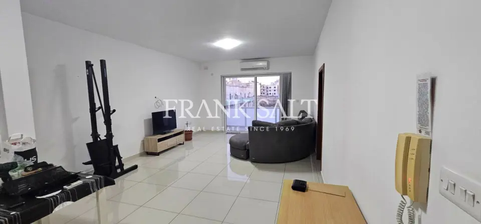 Marsascala, Apartment