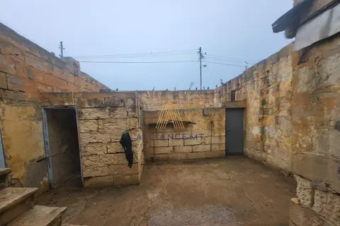 1 Bedroom Farm House For Sale in Zejtun
