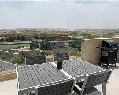 2 bedroom Penthouse to rent in St Paul's Bay
