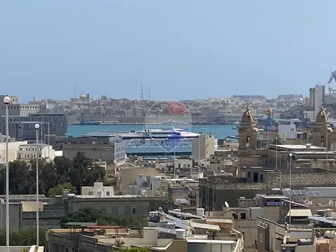2 bedroom Penthouse Duplex to rent in Marsa