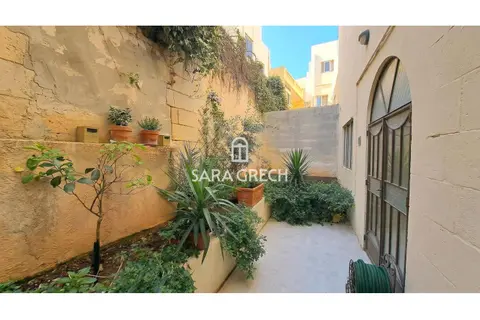 4 Bedroom Terraced House For Sale in Birzebbuga