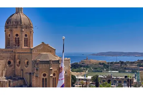 1 Bedroom Penthouse For Sale in Gozo - Ghajnsielem
