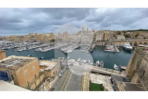 4 Bedroom Town House For Sale in Senglea