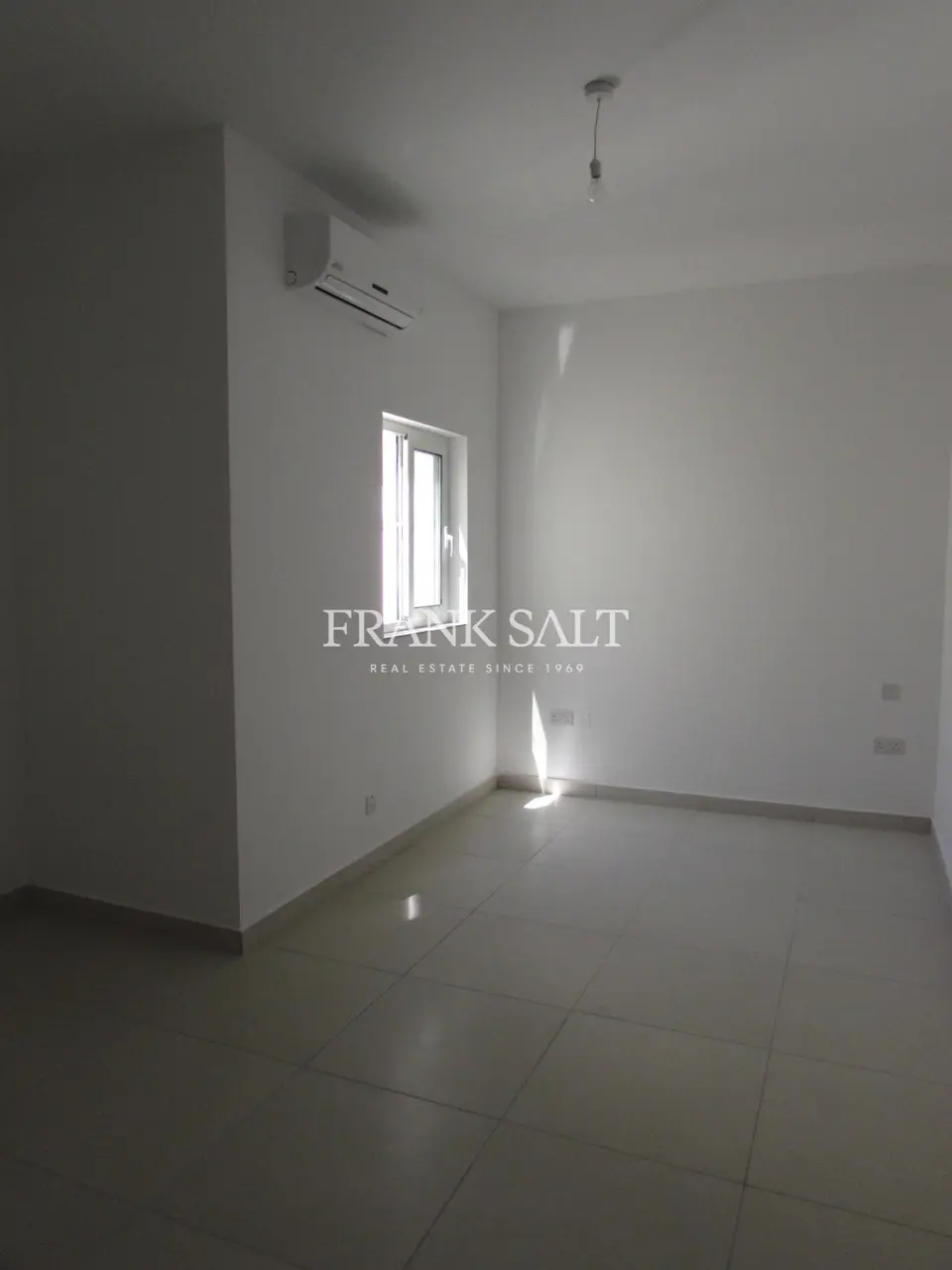 Gzira, Furnished Apartment