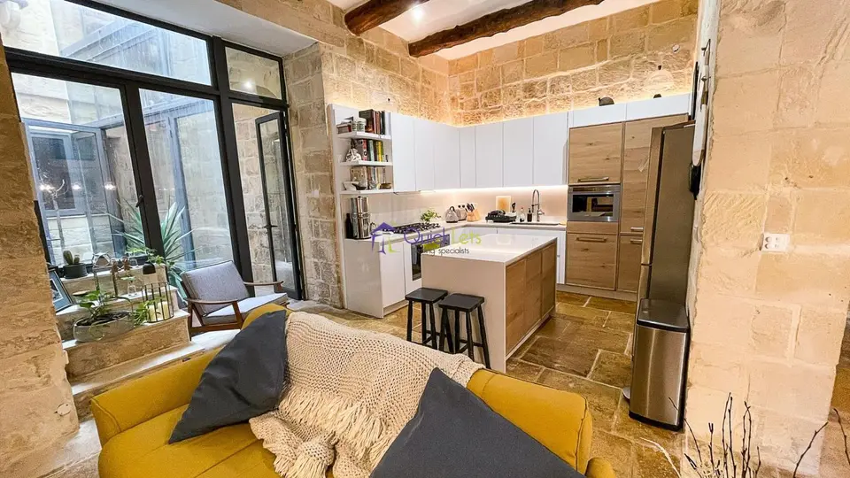2 bedroom House of Character to rent in Siggiewi