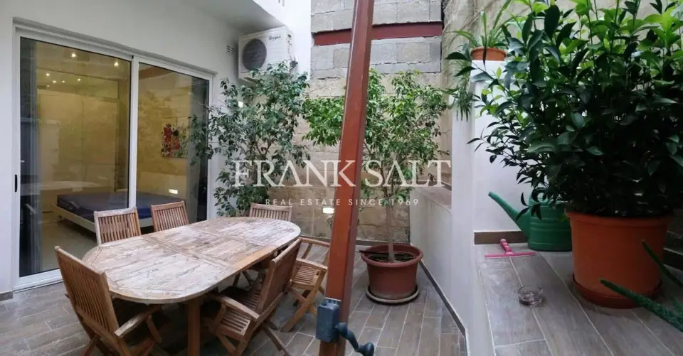 Gzira, Furnished Maisonette