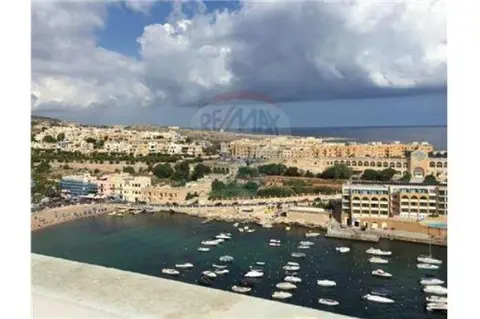 2 bedroom Penthouse to rent in St Julian's