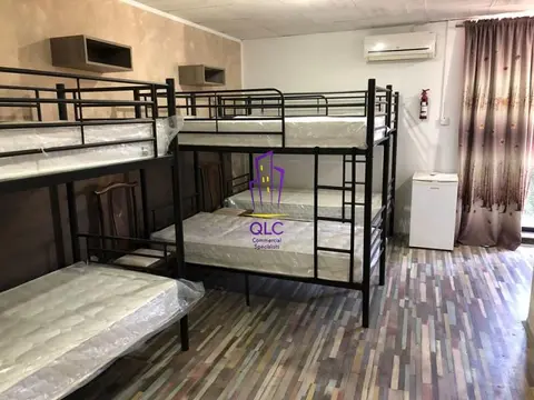 Commercial to rent in Paceville