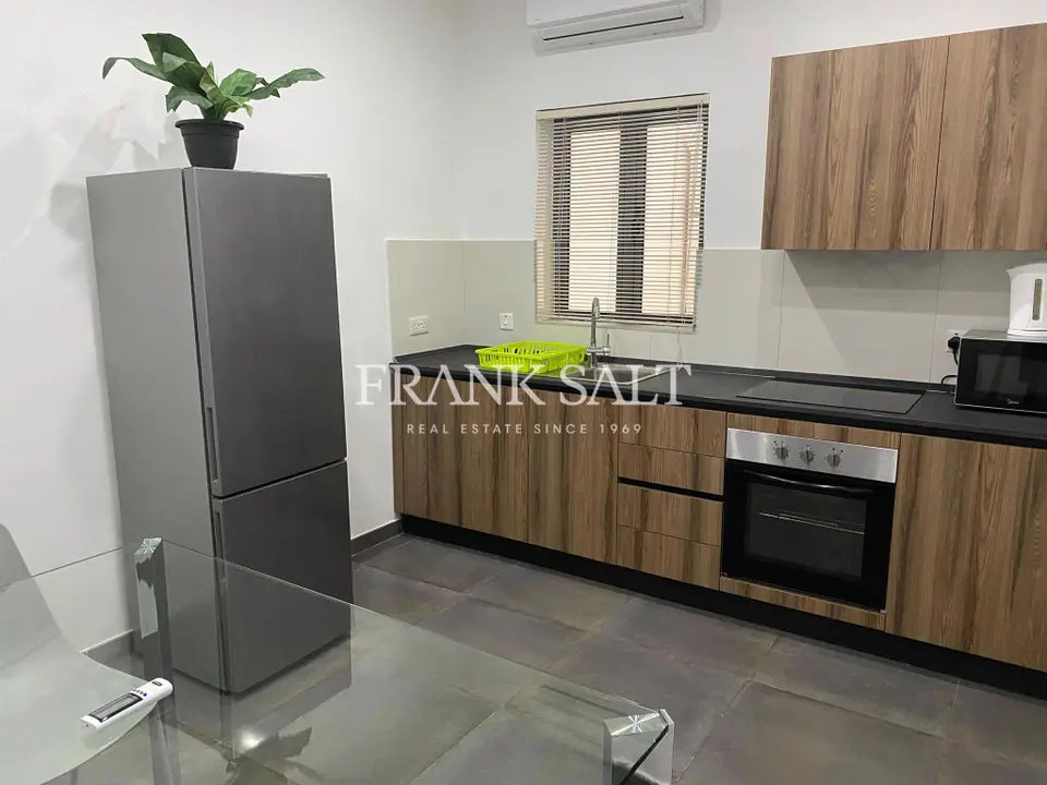 2 bedroom Apartment to rent in Ta' Xbiex