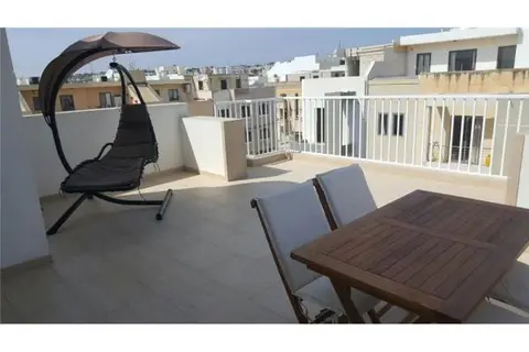 2 bedroom Penthouse to rent in Birkirkara