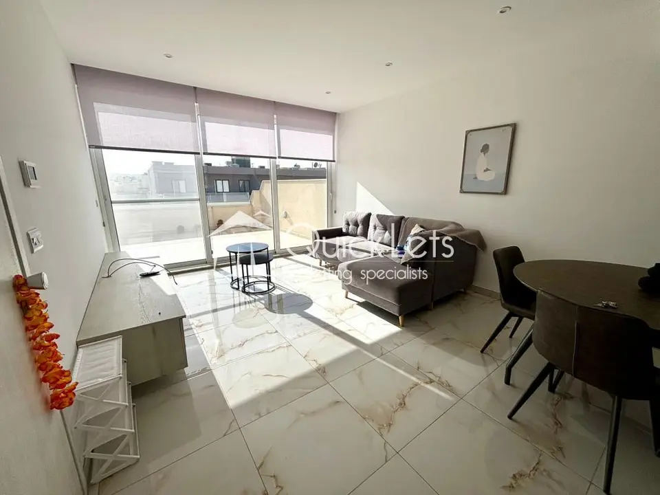 2 bedroom Penthouse to rent in Mosta