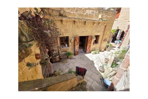 4 Bedroom Apartment For Sale in Siggiewi