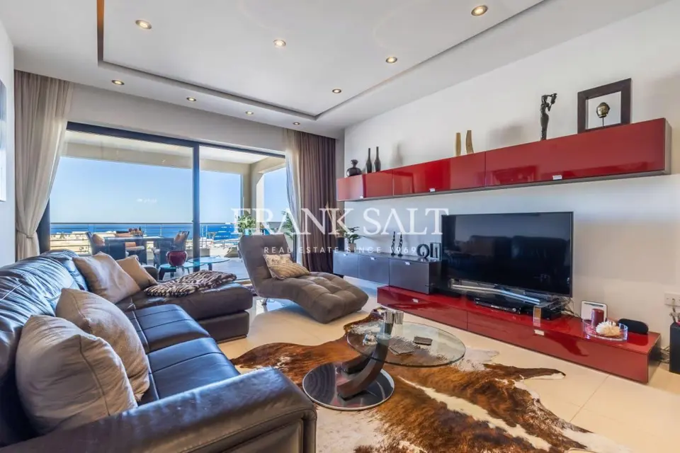 Qawra, Apartment
