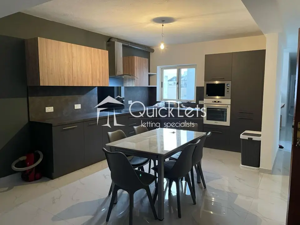 4 bedroom Apartment to rent in Naxxar