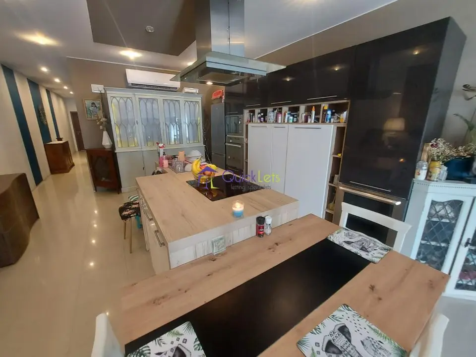 3 bedroom Maisonette to rent in Bahar ic-Caghaq