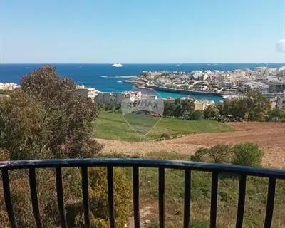 2 bedroom Penthouse to rent in Marsascala