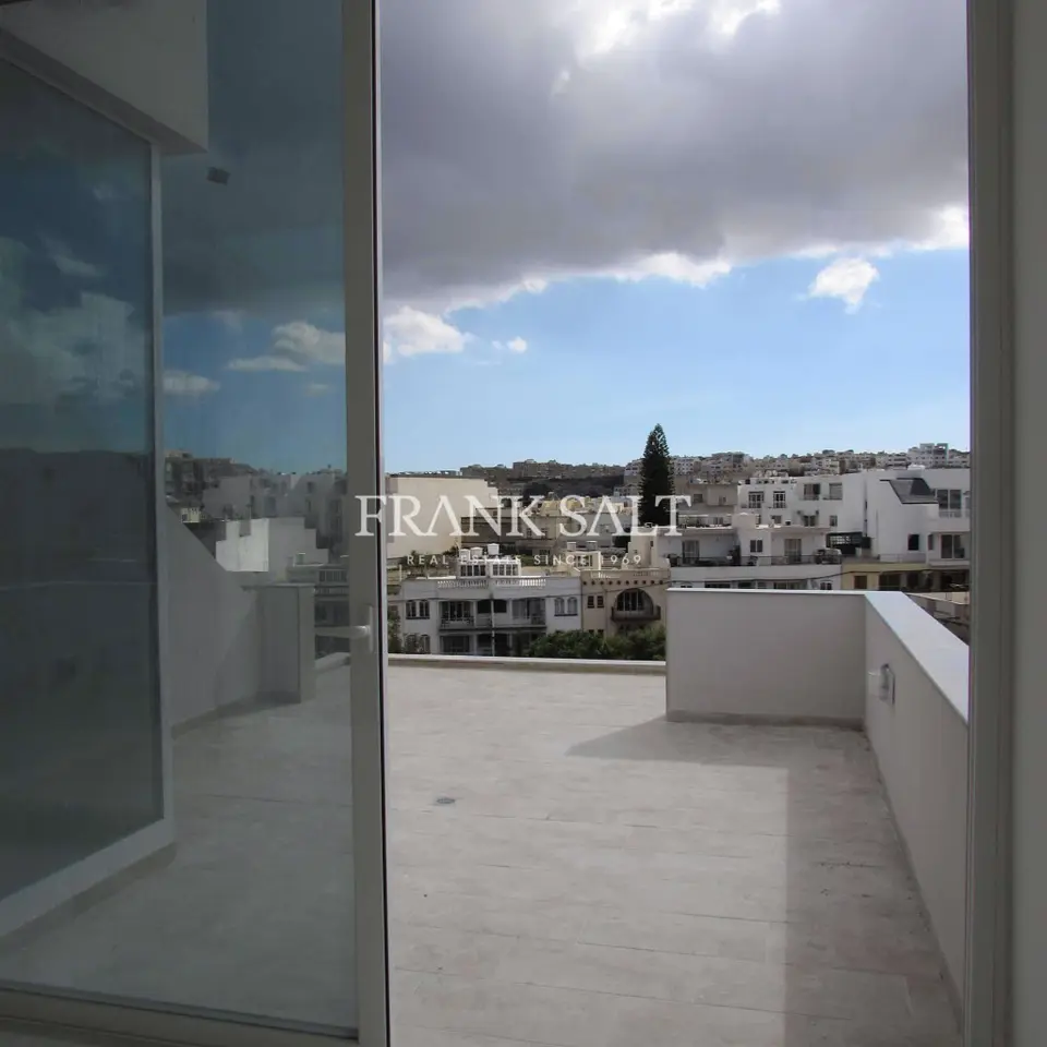 Swieqi, Furnished Penthouse
