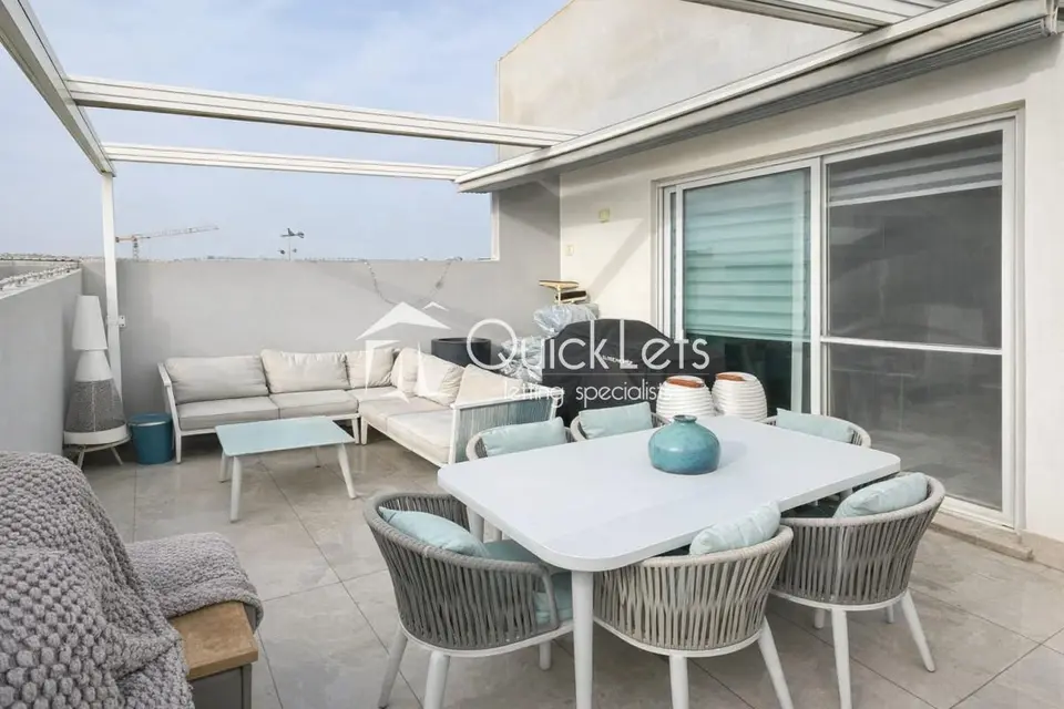 2 bedroom Penthouse to rent in Zebbug