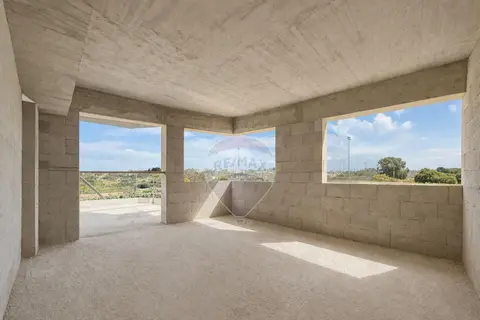 3 Bedroom Apartment For Sale in Kalkara