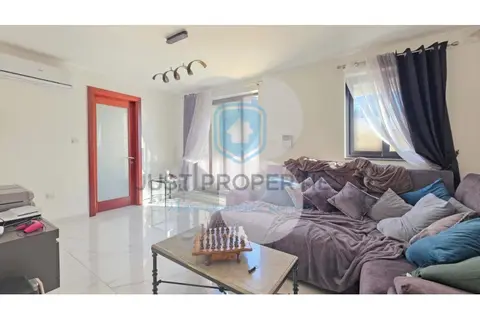 3 Bedroom Maisonette For Sale in Manikata