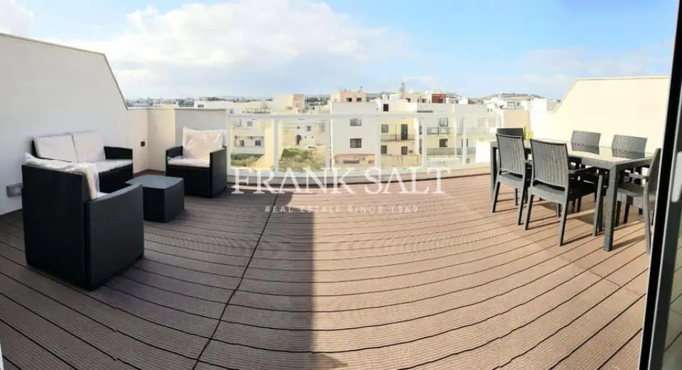 Mosta, Furnished Penthouse