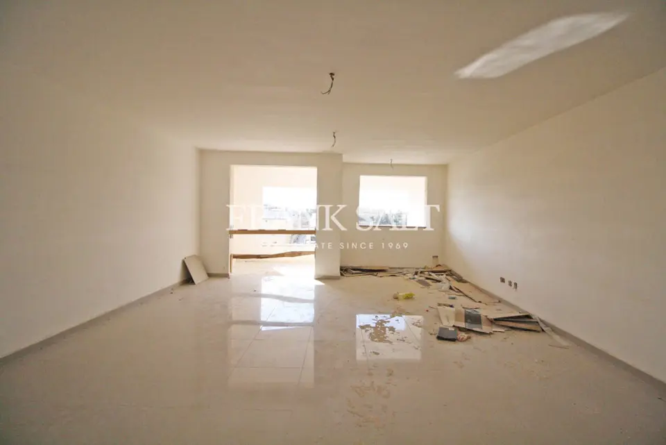 St Julians, Penthouse