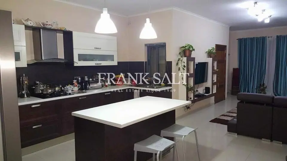 Fgura, Furnished Penthouse