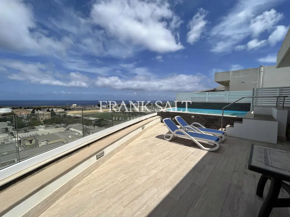 Swieqi, Furnished Penthouse