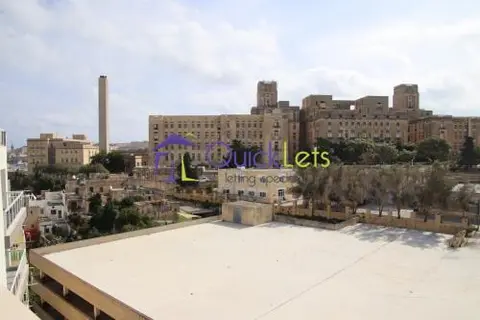 2 bedroom Penthouse to rent in Pieta