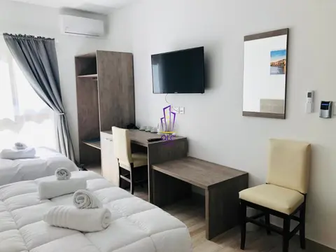 Commercial to rent in Paceville