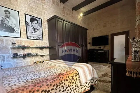7 Bedroom Palazzo For Sale in Mosta
