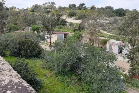 Factory For Sale in Siggiewi