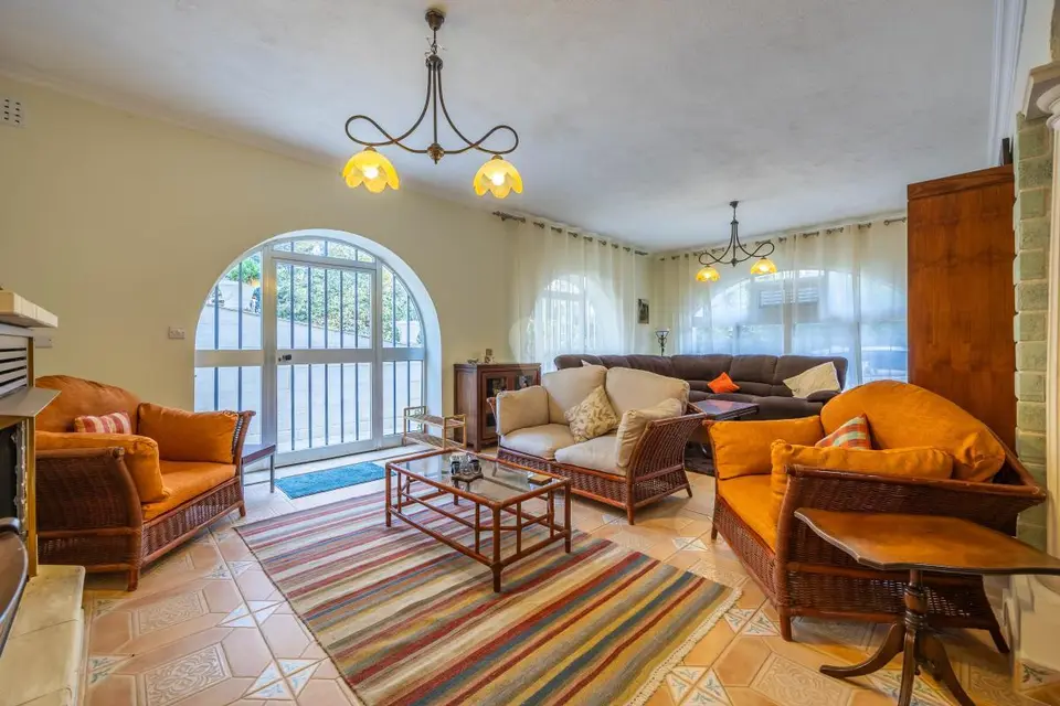 6 bedroom Detached Villa for sale in Mellieha