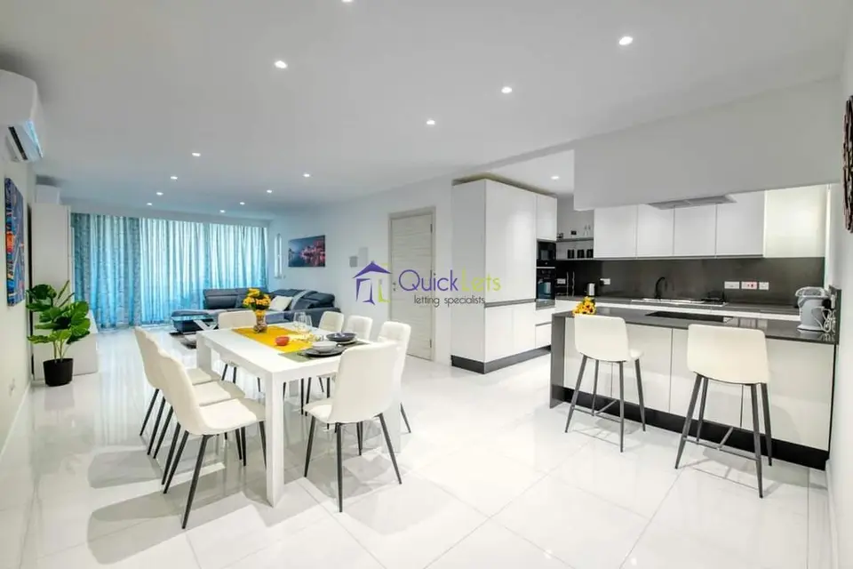 3 bedroom Penthouse to rent in St. Julians