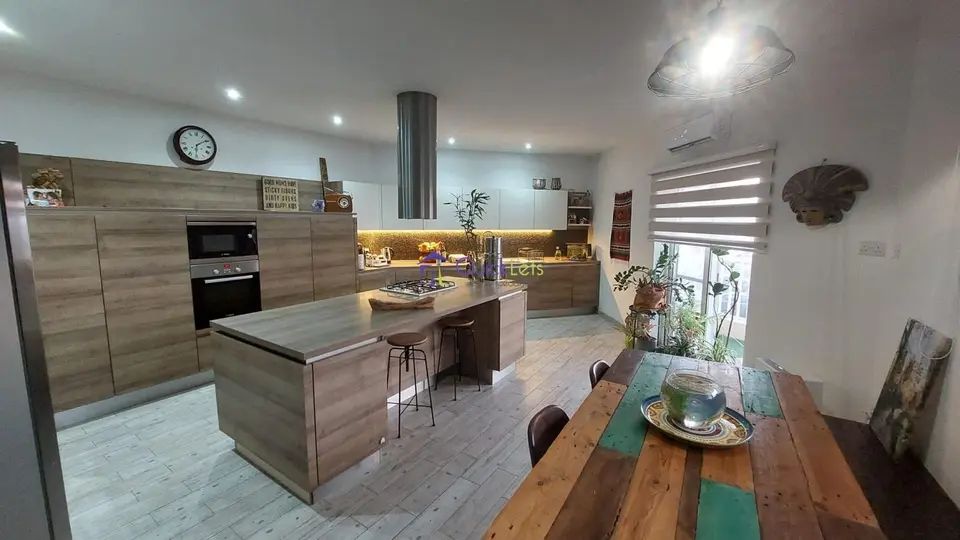5 bedroom Apartment to rent in Siggiewi