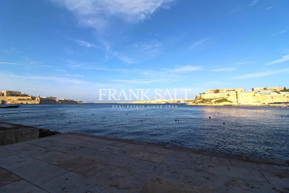 St. Angelo Mansions, Furnished Apartment