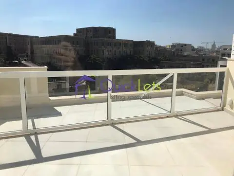 2 bedroom Penthouse to rent in Pieta
