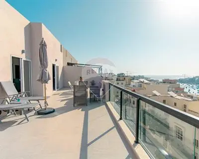 2 bedroom Penthouse to rent in Marsascala