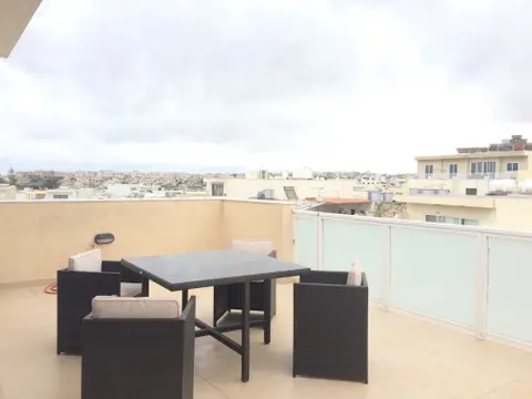 2 bedroom Penthouse to rent in Swieqi