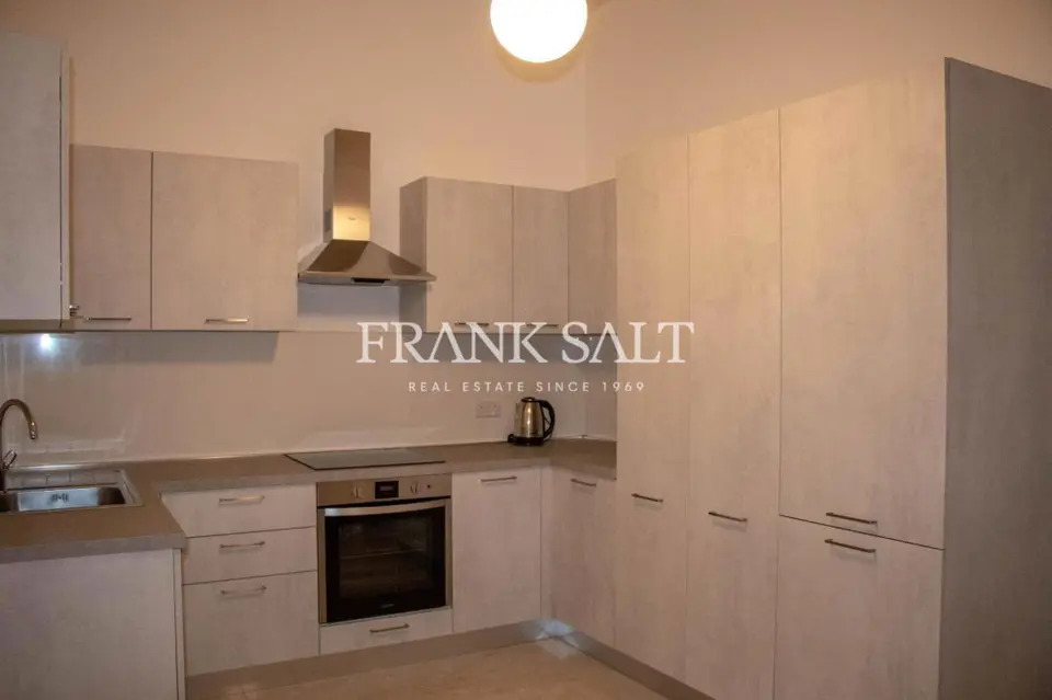 Msida, Furnished Town House