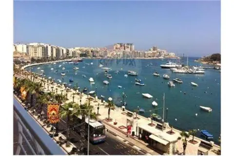 2 bedroom Apartment to rent in Gzira